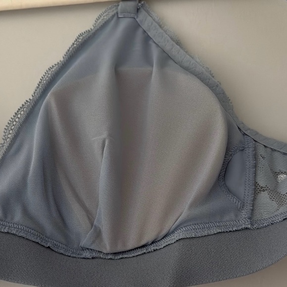 Victoria's Secret Gray Lace Bra with Adjustable Straps - Picture 6 of 16